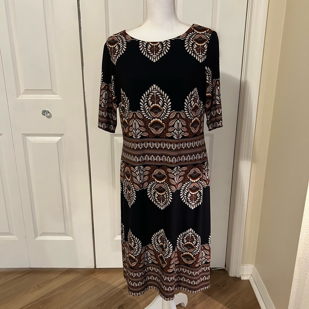 Women’s INC dress. With brown/tan design. Size medium.